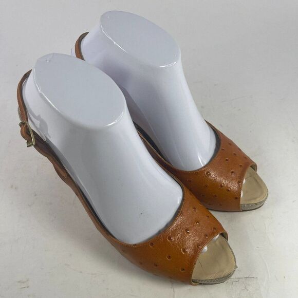 Elegant Tan Heels - Picture 4 of 10